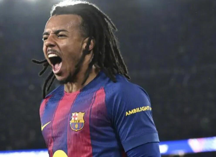 开云首页APP-利物浦曼城切尔西持续关注孔德，巴萨面临留人挑战|巴塞罗那|世界体育报|朱尔斯-孔德|边后卫|报价_新浪体育_新浪新闻